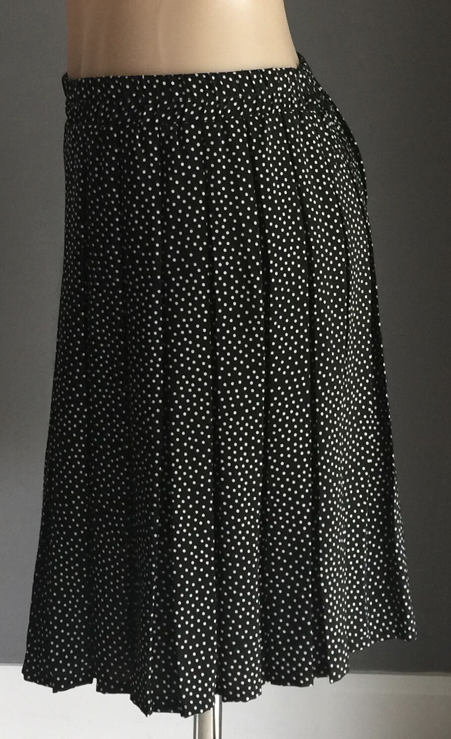 SUZANNE GRAE Skirt Pleated Black & White Polka Dot Knee Length Size 12 Vintage