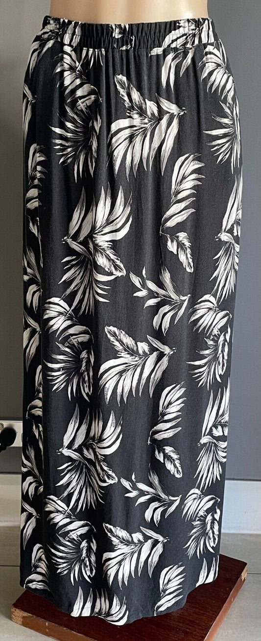 Maxi Skirt Black Off White Taupe Floral Print Size 16 Elastic Waist Side Slits