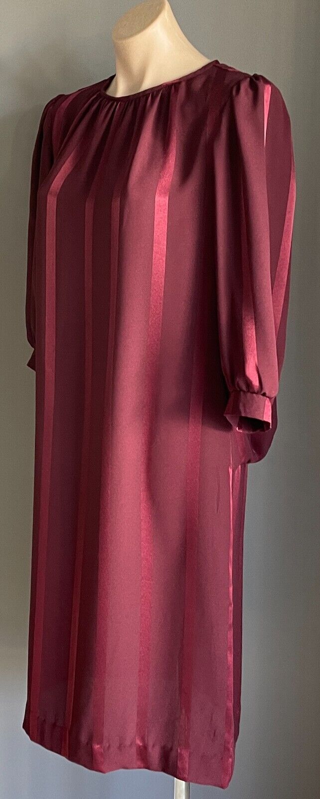 Vintage TOUCH OF CLASS Dress Burgundy Self Stripe Sheath 3/4 Puff Sleeve Size 12