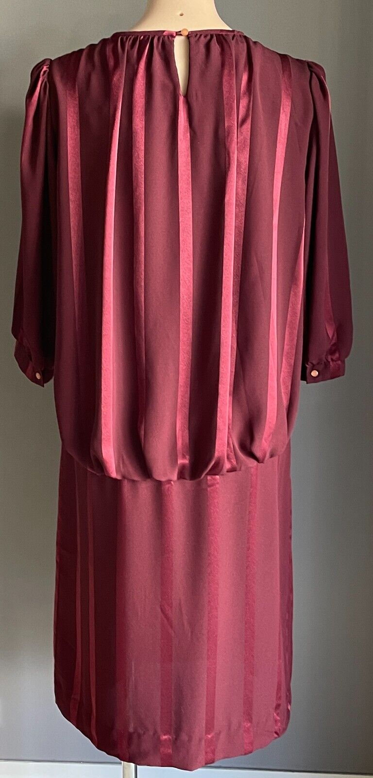 Vintage TOUCH OF CLASS Dress Burgundy Self Stripe Sheath 3/4 Puff Sleeve Size 12