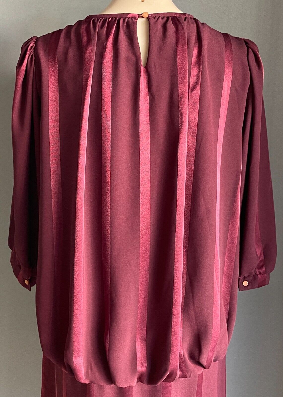 Vintage TOUCH OF CLASS Dress Burgundy Self Stripe Sheath 3/4 Puff Sleeve Size 12