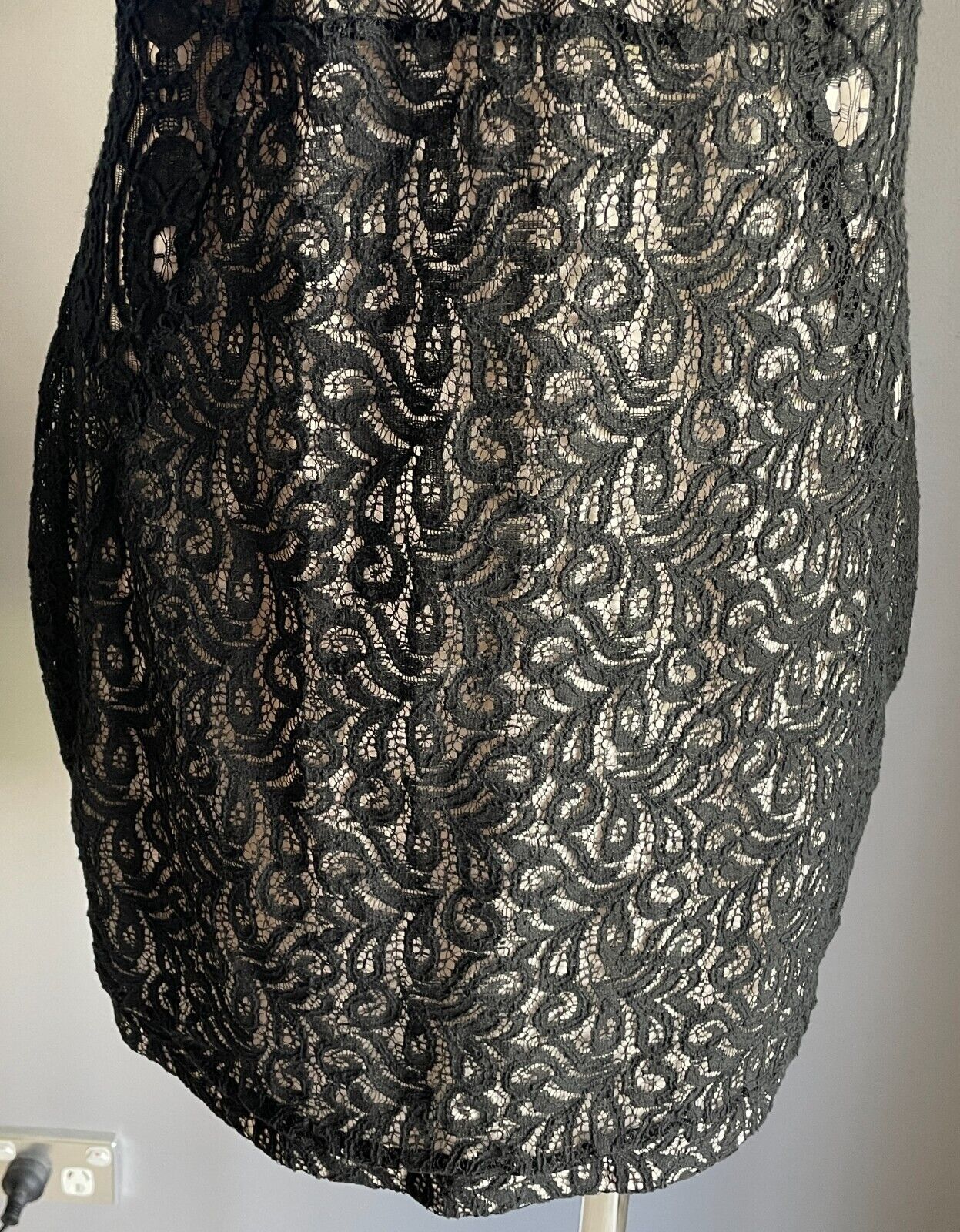 KNIGHT ANGEL Dress Black Lace Panel Sleeveless V-Neck Sheath Style Size L NEW