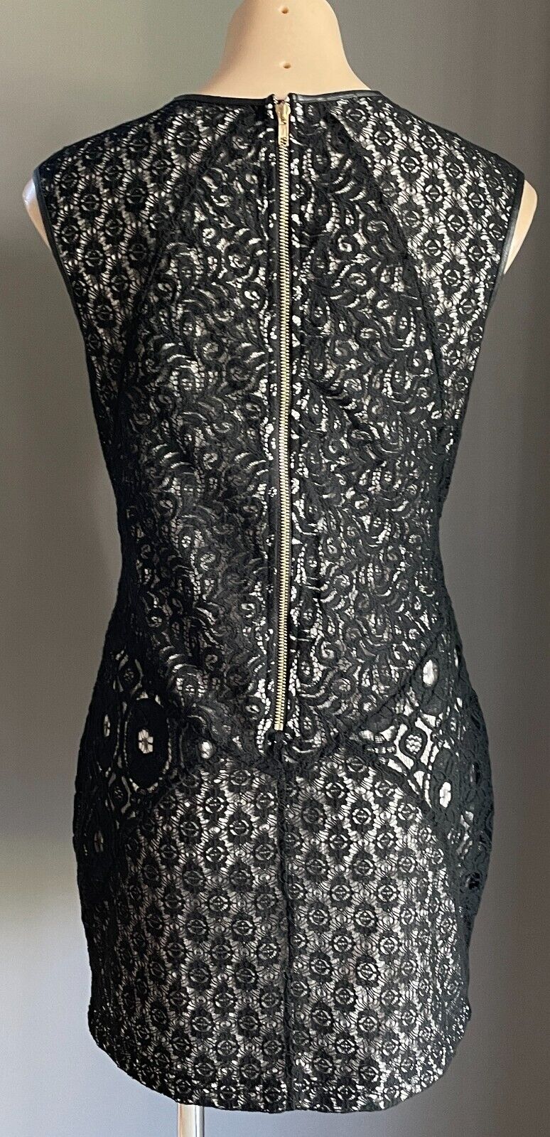 KNIGHT ANGEL Dress Black Lace Panel Sleeveless V-Neck Sheath Style Size L NEW