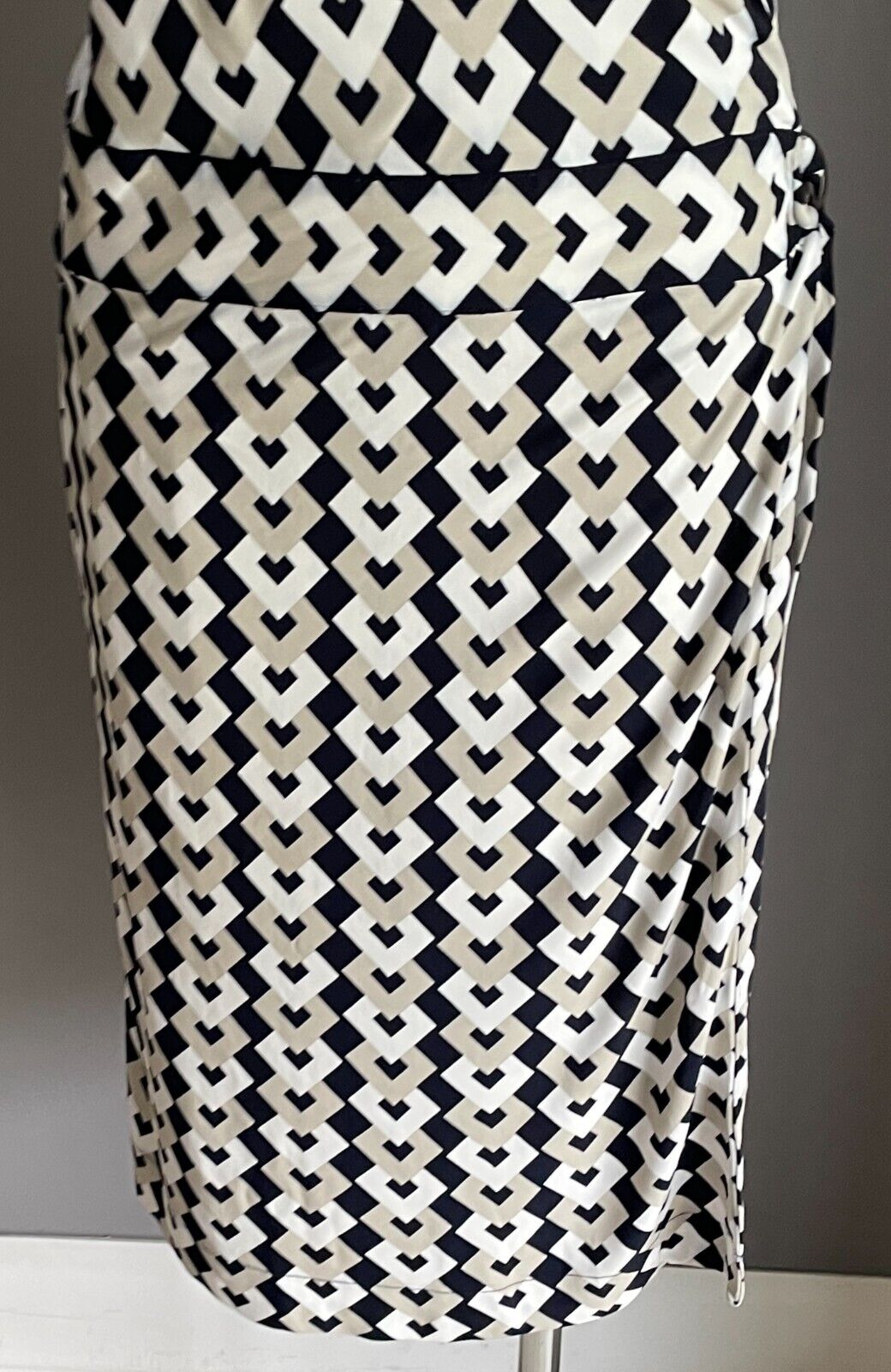 BANANA REPUBLIC Dress Black White Taupe Sleeveless Stretch Wrap Midi Size L