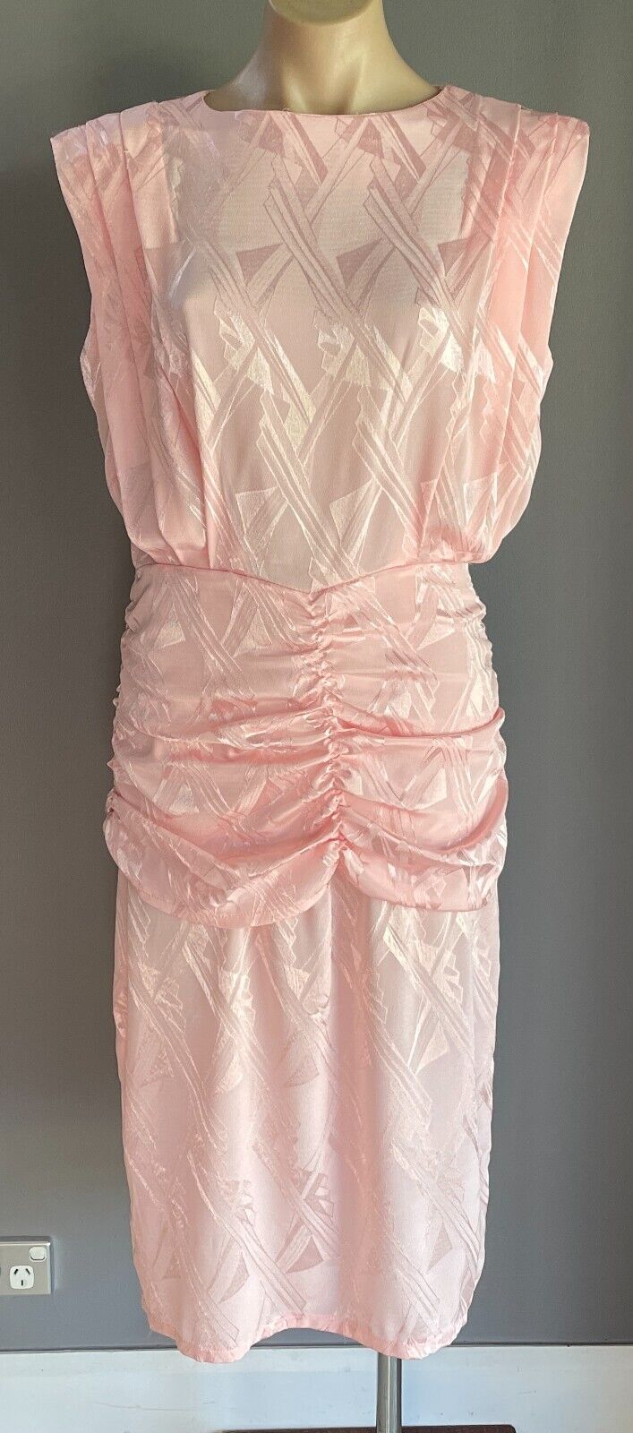 LOVE LOVE Coral Pink Jacquard Sleeveless Ruched Waist Midi Dress Sz 14 1980's