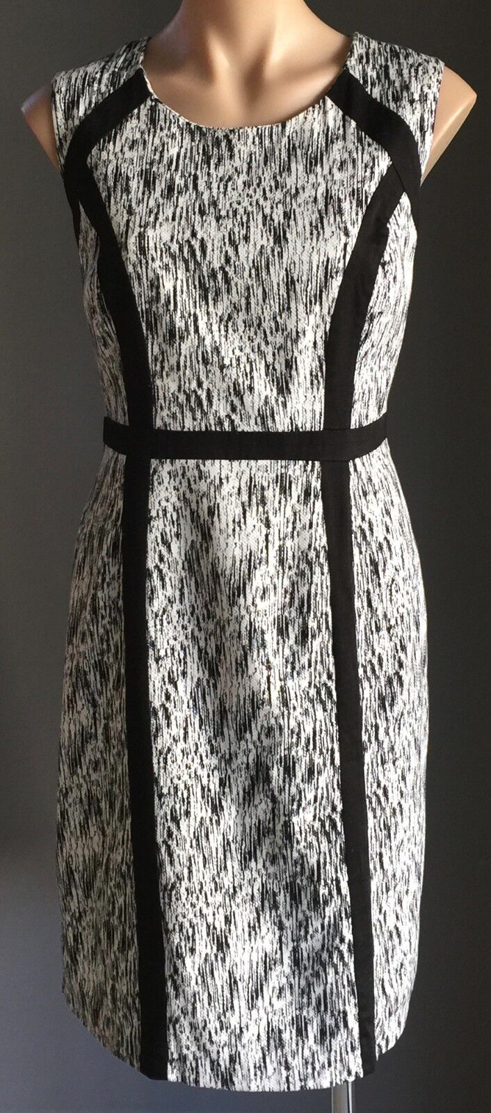 TARGET Sheath Dress Black & White Textured Fabric Sleeveless Black Trim Size 14