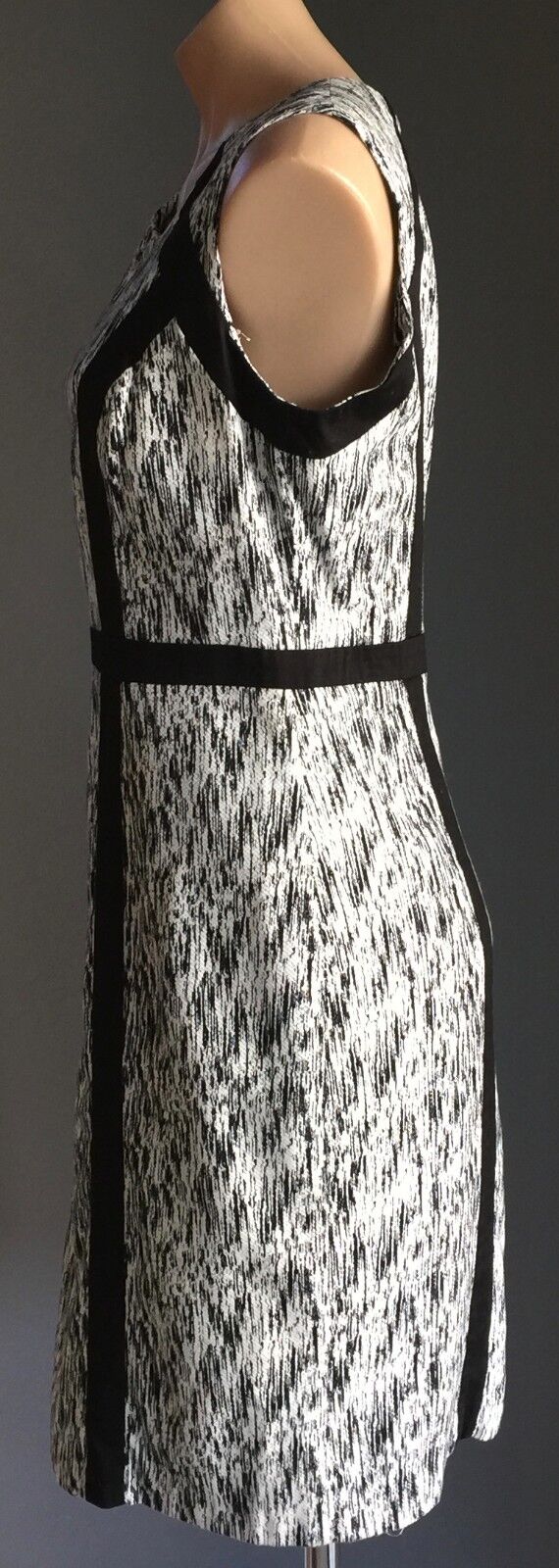 TARGET Sheath Dress Black & White Textured Fabric Sleeveless Black Trim Size 14