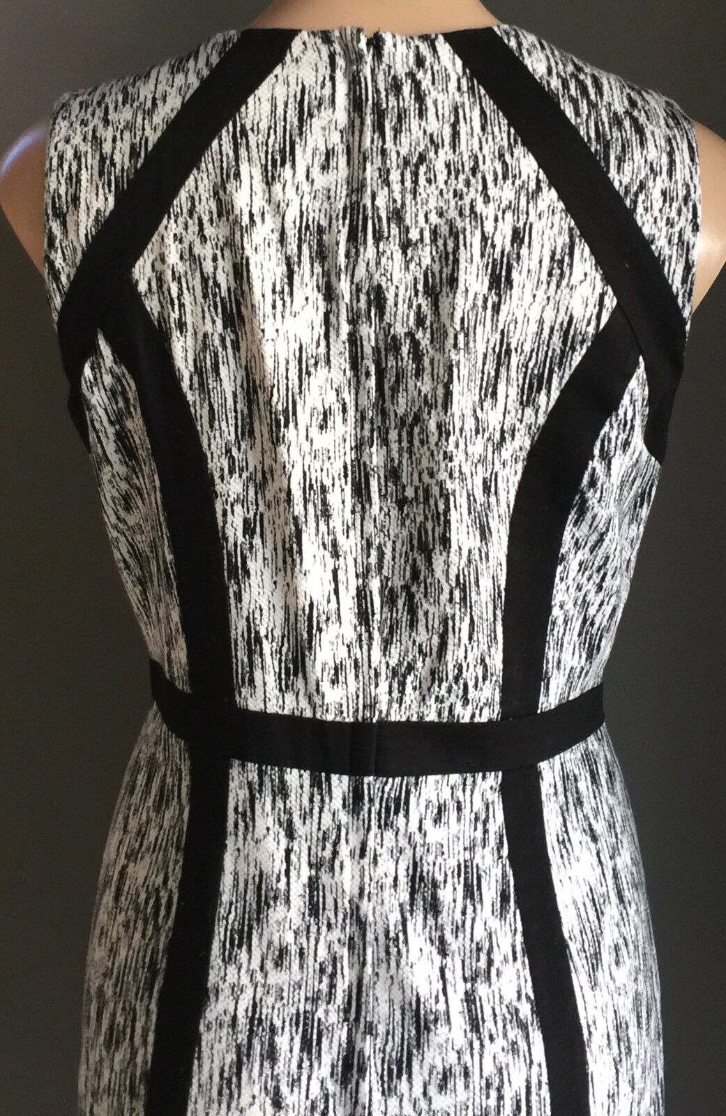 TARGET Sheath Dress Black & White Textured Fabric Sleeveless Black Trim Size 14