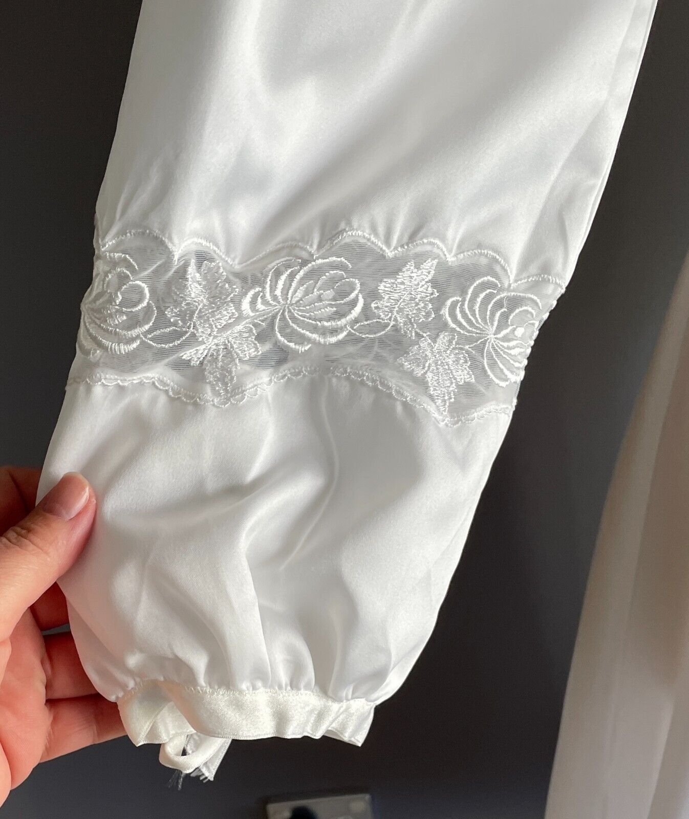 PATRIZIA LIVING Dressing Gown White Long Sleeve Tie Front Lace Silky Robe Sz 12