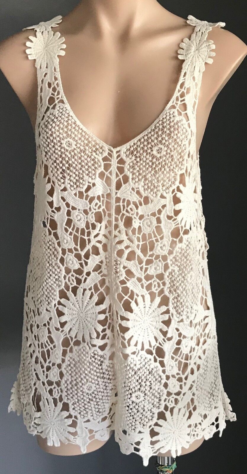 BOHOTIQUE Crochet Top Sheer Slip On Cream Floral Thick Lace Sleeveless Size 10