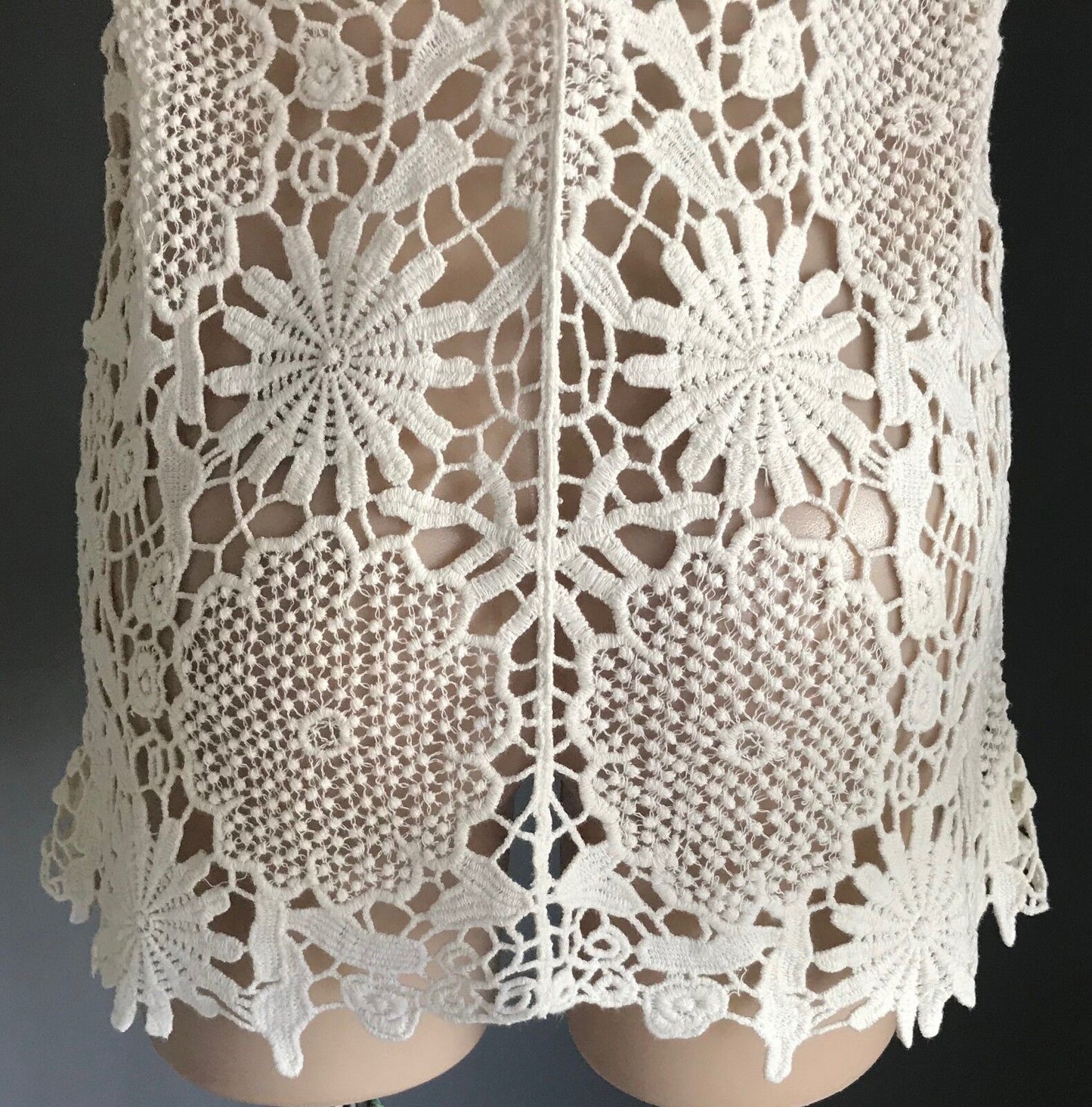 BOHOTIQUE Crochet Top Sheer Slip On Cream Floral Thick Lace Sleeveless Size 10