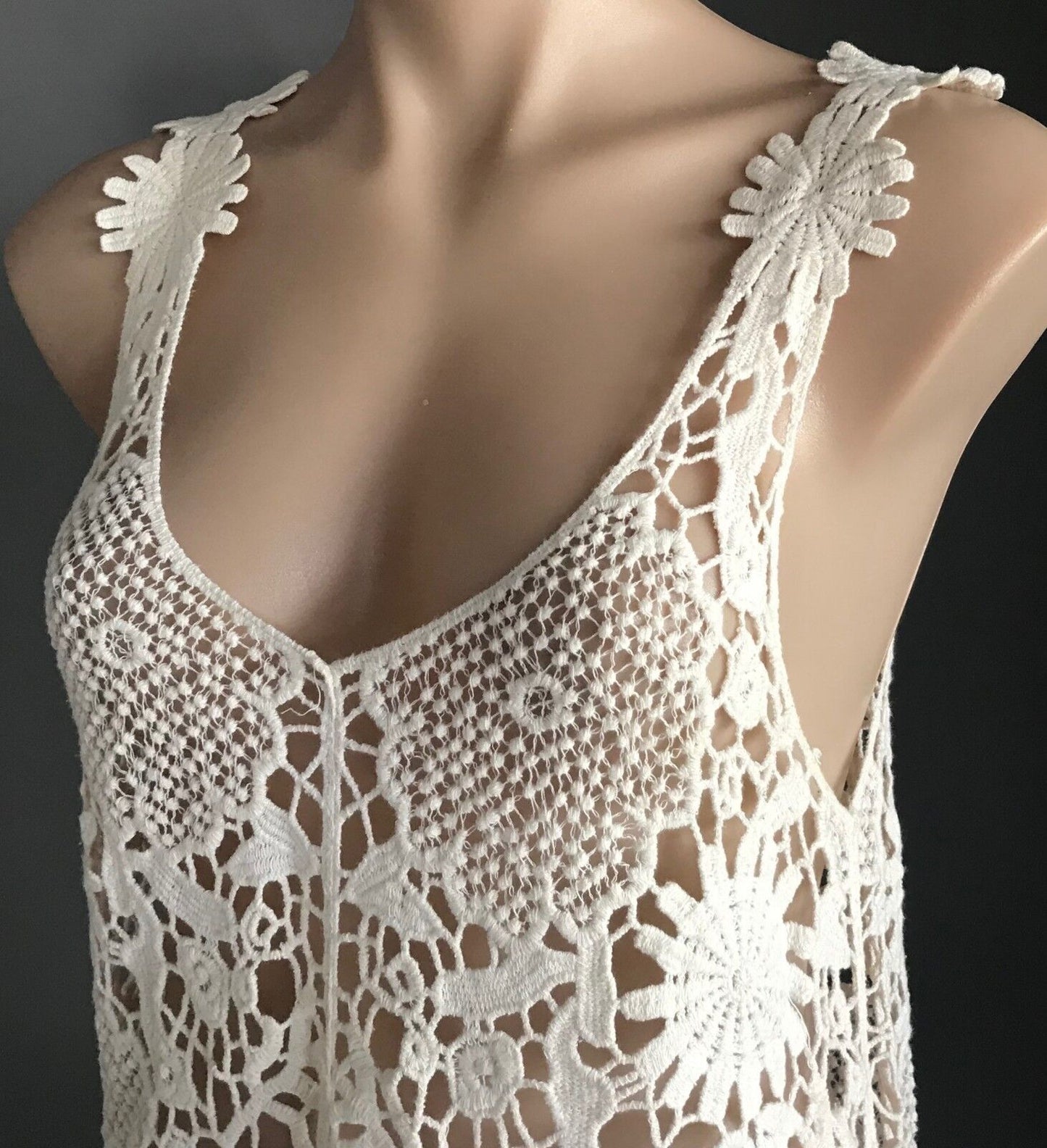 BOHOTIQUE Crochet Top Sheer Slip On Cream Floral Thick Lace Sleeveless Size 10