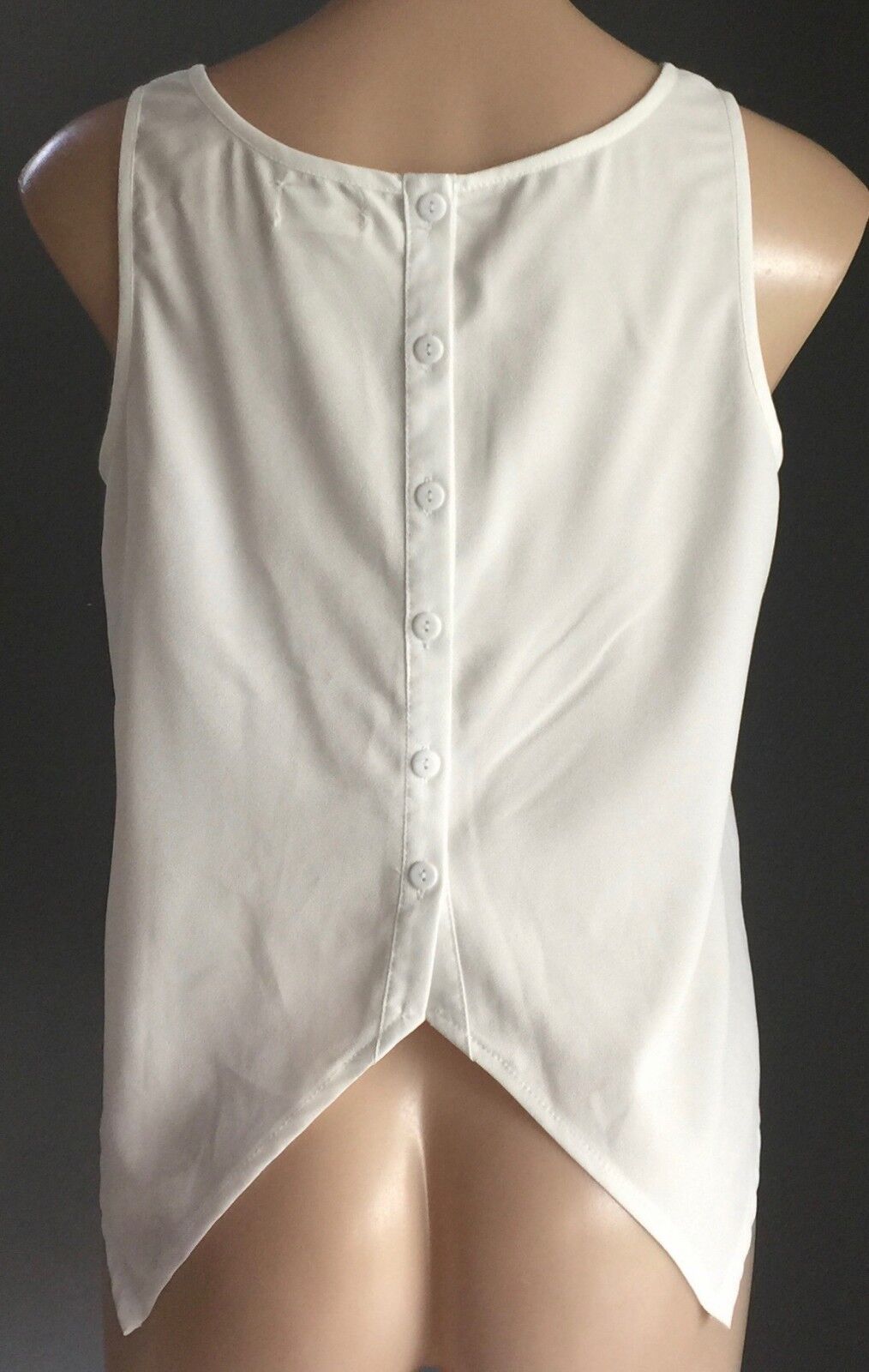 RUMOR BOUTIQUE Top White Sleeveless Lace Trim Asymmetric Hem Size 8 - 10 NEW