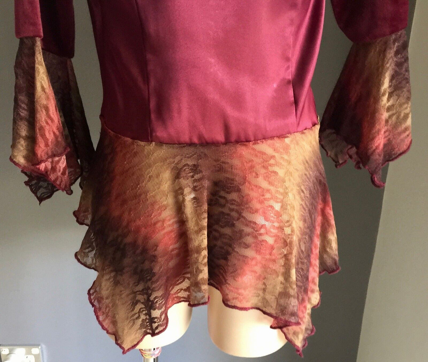 Whimsigoth Top Burgundy Maroon Satin Velour Tie Dye Lace at Sleeves Hem Size 10
