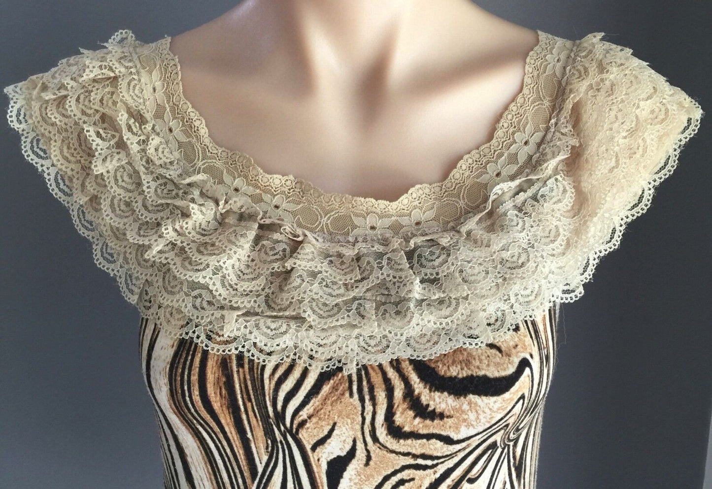 JUS D'ORANGE Sleeveless Tank Top Ladies Size 10 French Brand Lace Trim