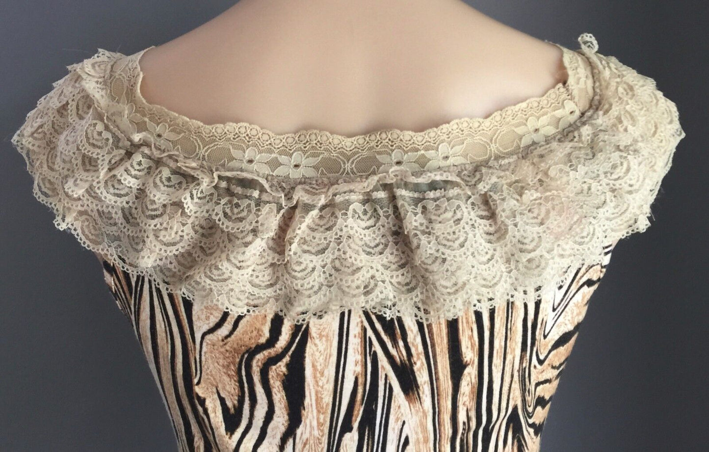 JUS D'ORANGE Sleeveless Tank Top Ladies Size 10 French Brand Lace Trim