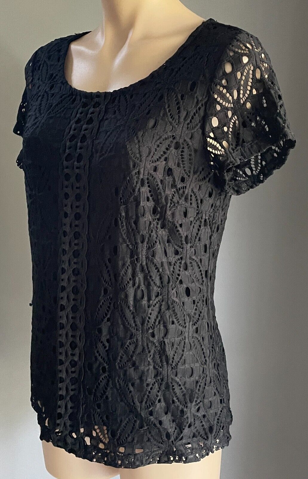 LIZ JORDAN Top Black Lace Short Sleeve Dressy Size 10 NEW
