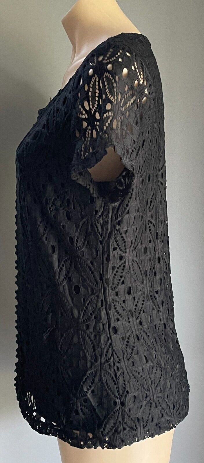 LIZ JORDAN Top Black Lace Short Sleeve Dressy Size 10 NEW