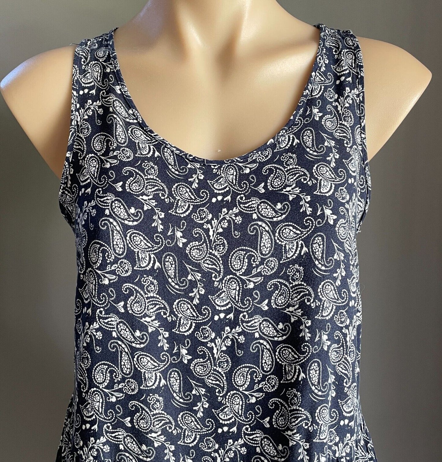 LILY LOVES Target Viscose Dress Navy White Paisley Sleeveless Shift Size 10