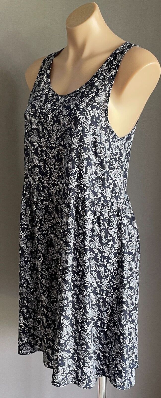 LILY LOVES Target Viscose Dress Navy White Paisley Sleeveless Shift Size 10