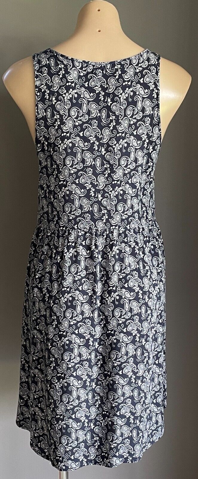 LILY LOVES Target Viscose Dress Navy White Paisley Sleeveless Shift Size 10