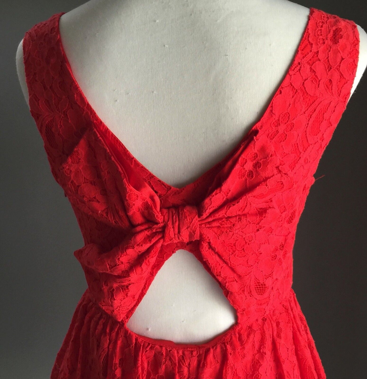 SHAREEN Dress Skater Red Lace Cut out Back Sleeveless Ladies Size 10 Gorgeous