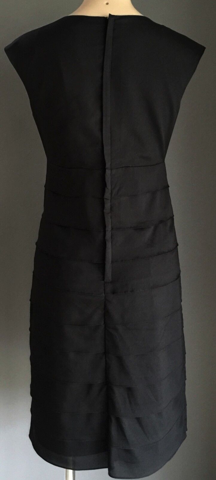 TARGET Dress Black Knee Length Tier Sleeveless Ladies Size 10 Stunning