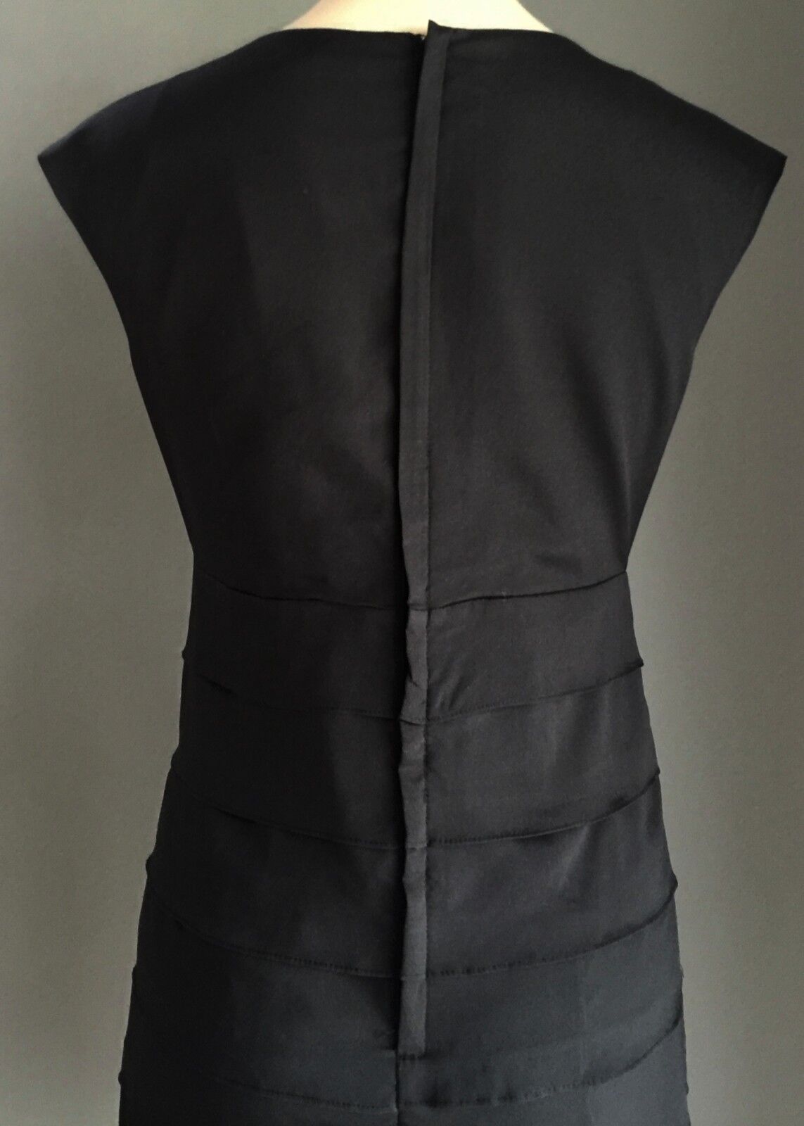 TARGET Dress Black Knee Length Tier Sleeveless Ladies Size 10 Stunning