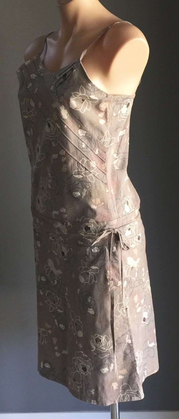 DRESS Light Grey Floral Print Sleeveless Drawstring Waist Size 10 12 Gorgeous
