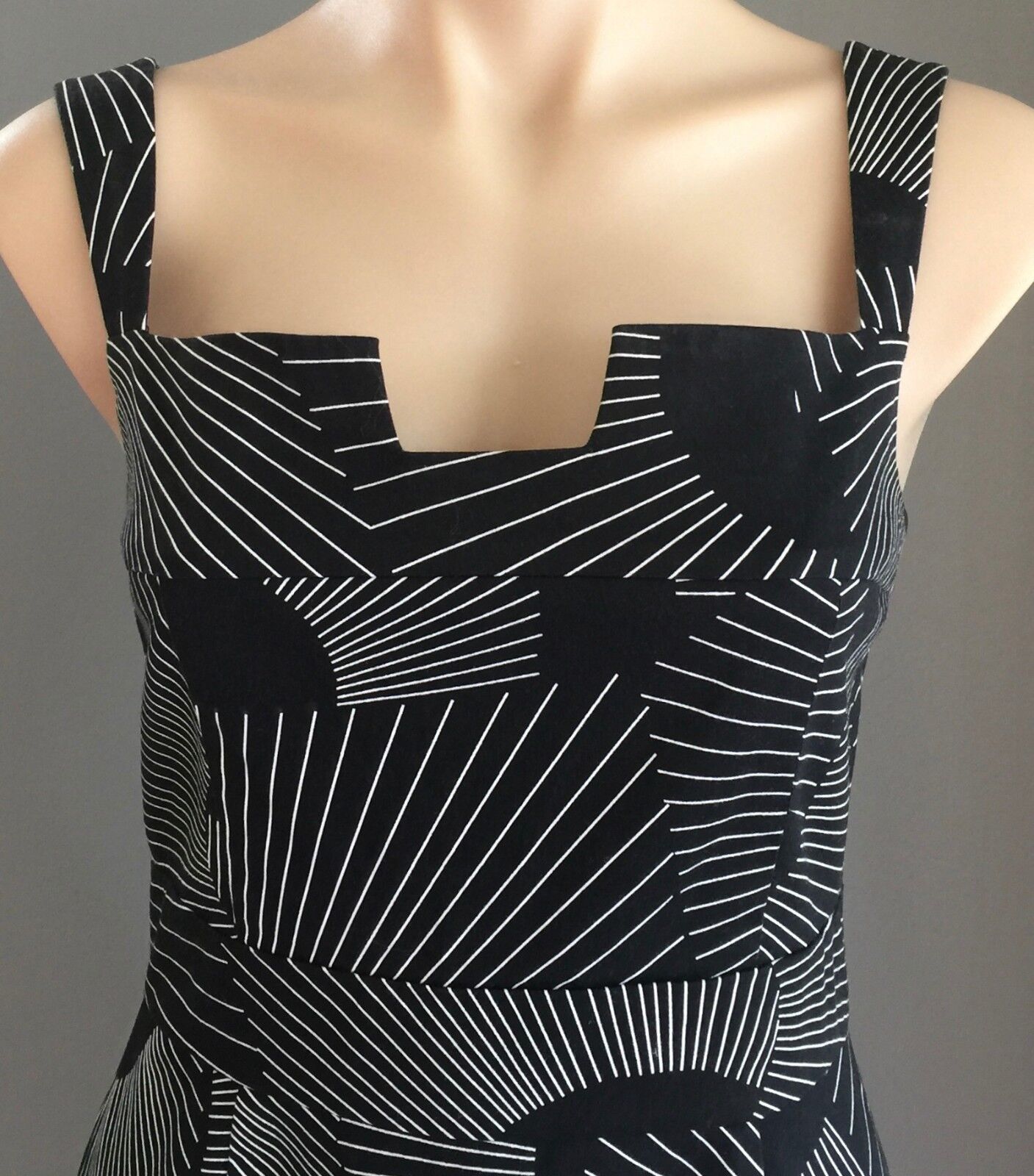 DIANA FERRARI Dress Black & White Print Sleeveless Sheath Frock Size 10