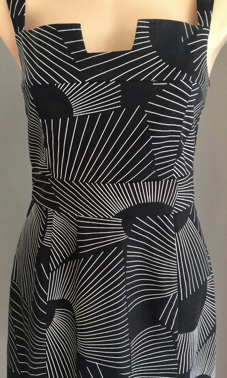 DIANA FERRARI Dress Black & White Print Sleeveless Sheath Frock Size 10