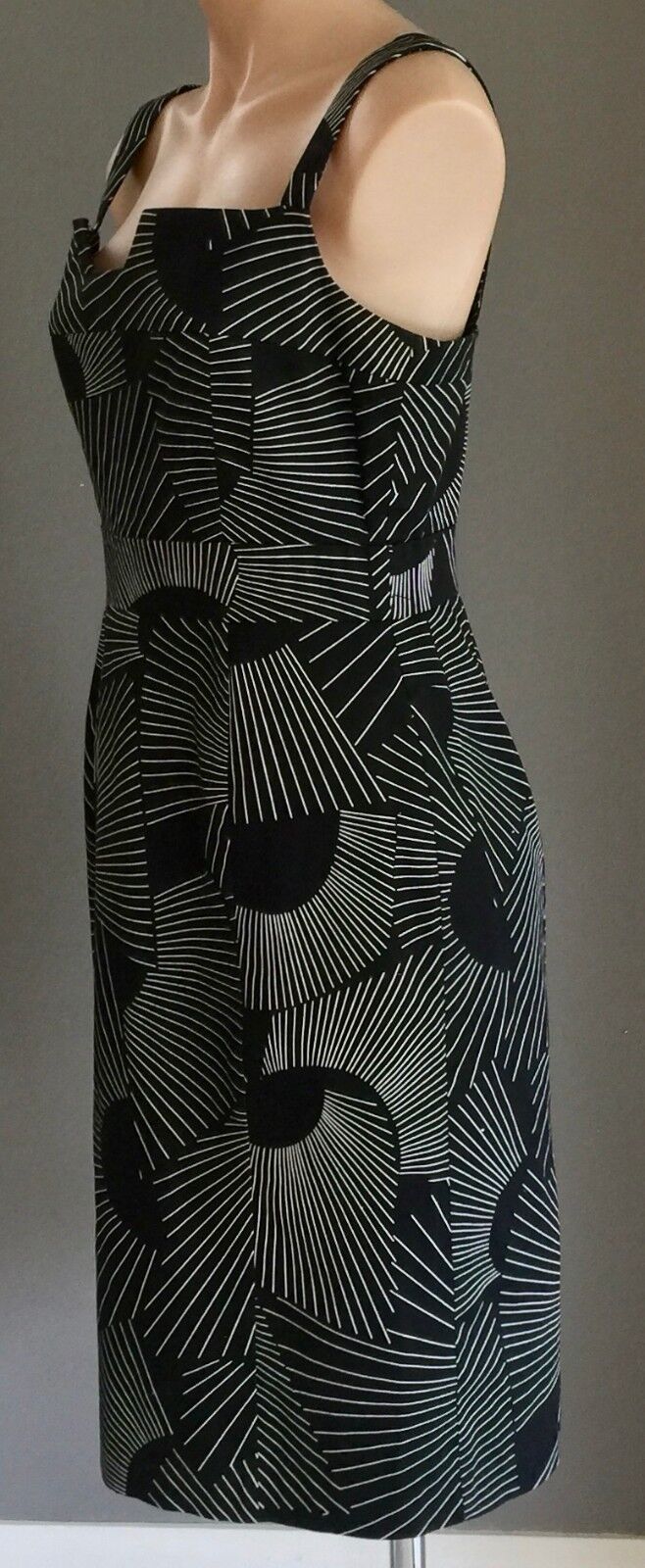 DIANA FERRARI Dress Black & White Print Sleeveless Sheath Frock Size 10