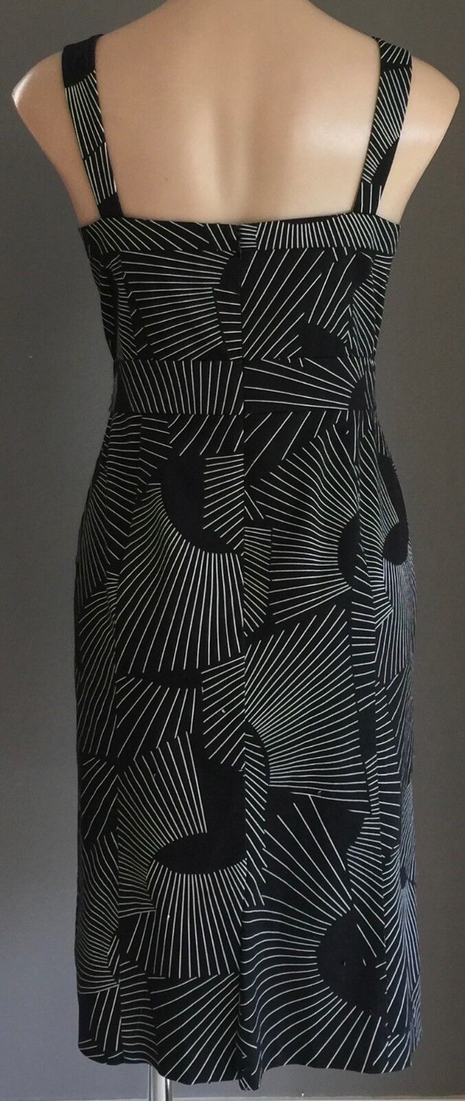 DIANA FERRARI Dress Black & White Print Sleeveless Sheath Frock Size 10
