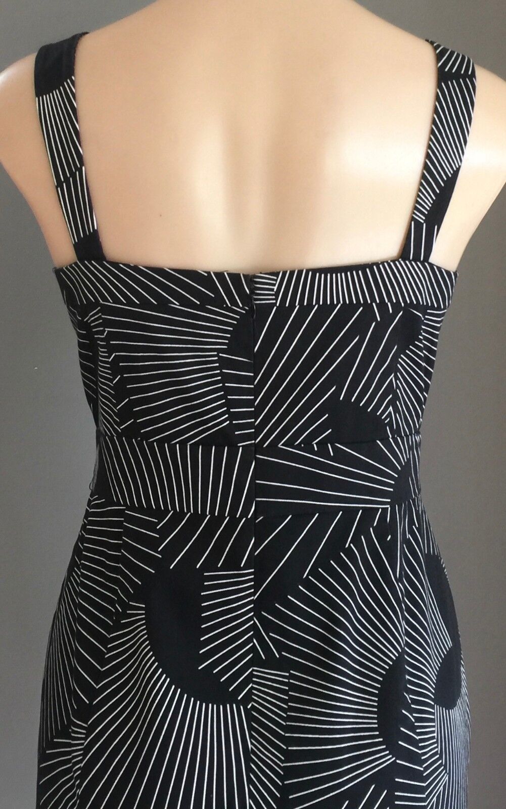 DIANA FERRARI Dress Black & White Print Sleeveless Sheath Frock Size 10