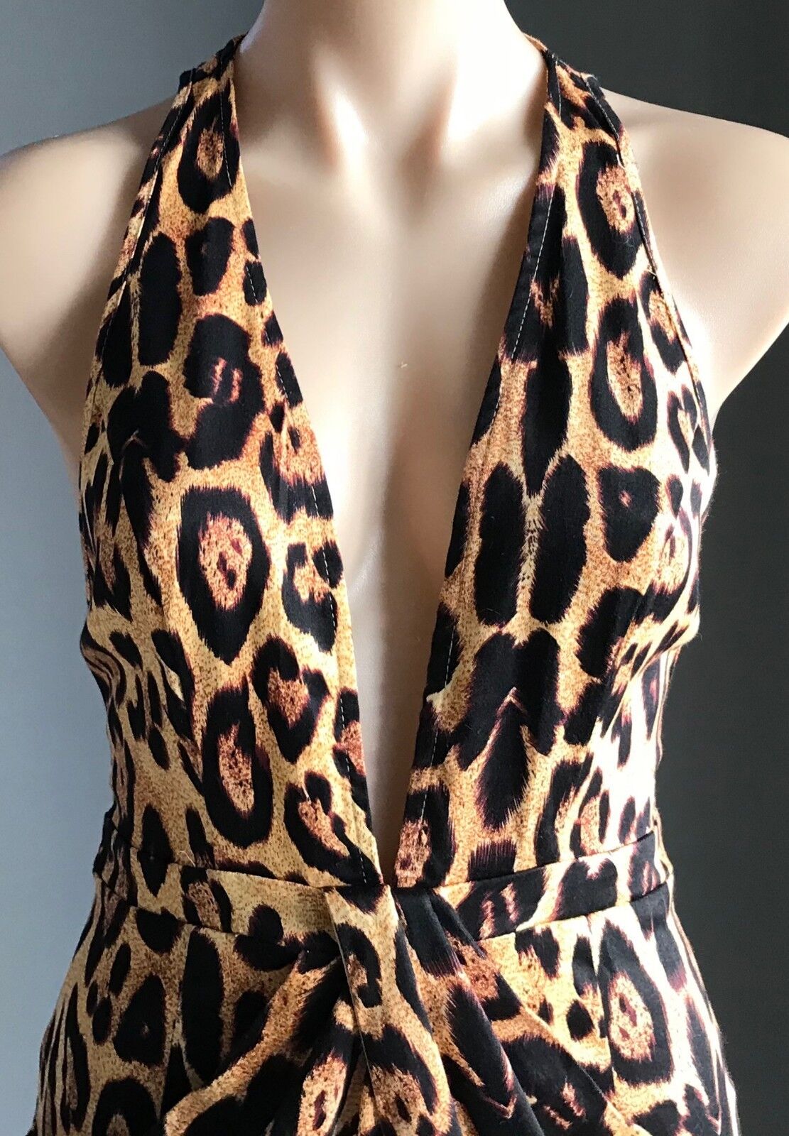 MORNING MIST Mini Dress Plunge V Neck T Bar Back Leopard City Beach 8 - 10 NEW