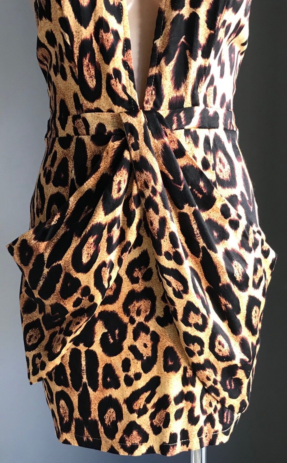 MORNING MIST Mini Dress Plunge V Neck T Bar Back Leopard City Beach 8 - 10 NEW