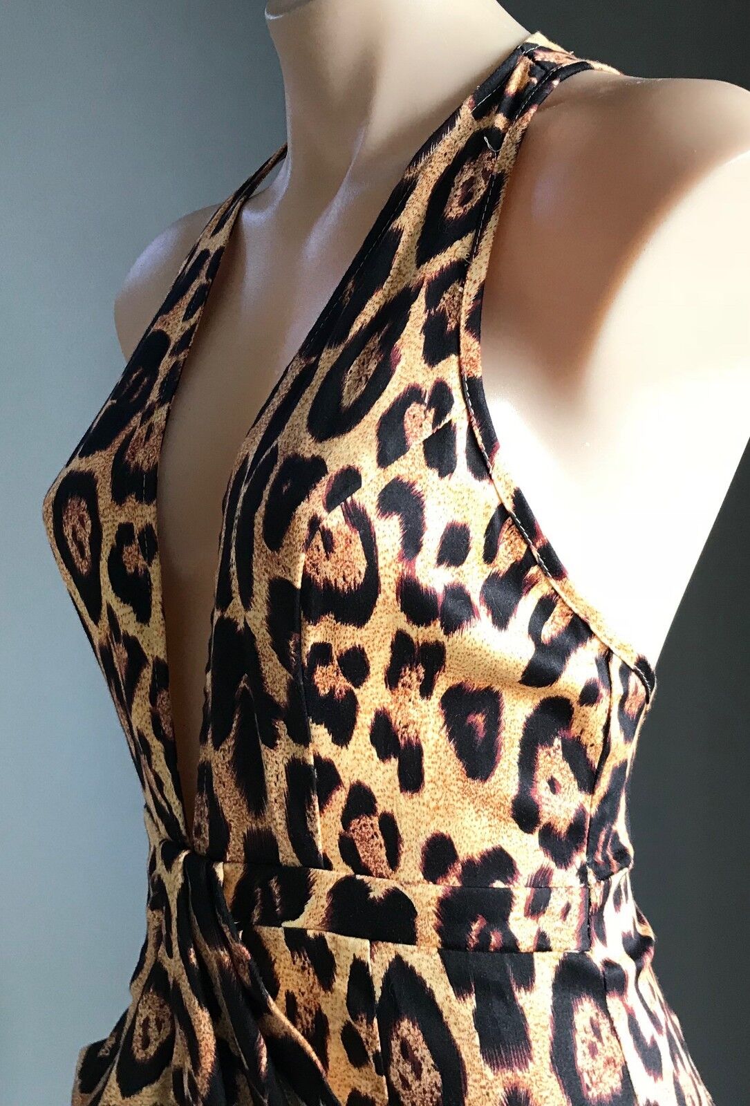 MORNING MIST Mini Dress Plunge V Neck T Bar Back Leopard City Beach 8 - 10 NEW