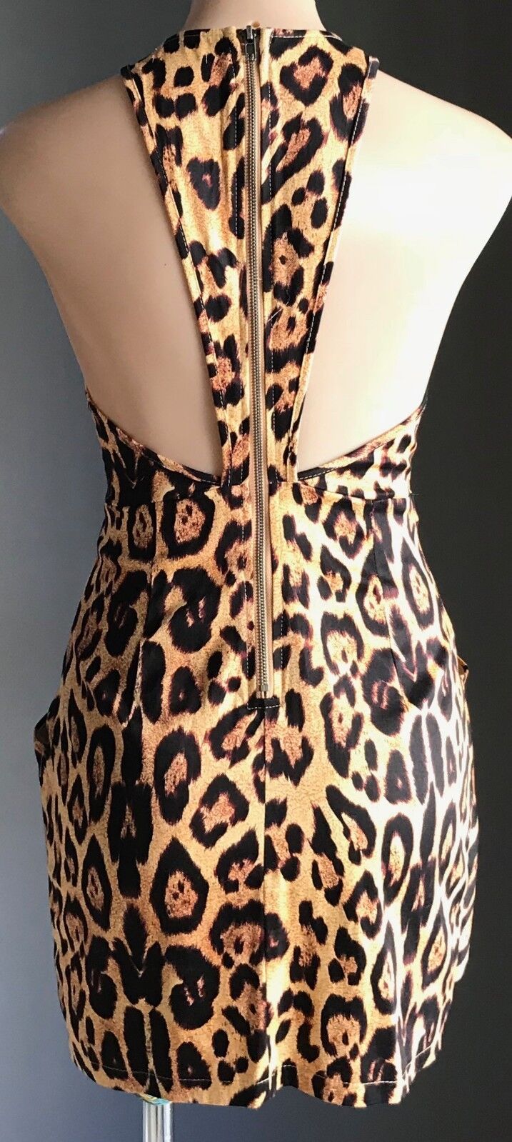 MORNING MIST Mini Dress Plunge V Neck T Bar Back Leopard City Beach 8 - 10 NEW