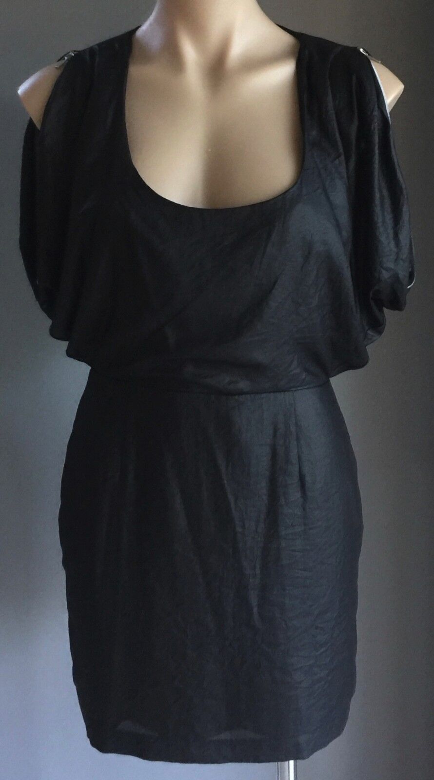 T by BETTINA LIANO Black Mini Dress Open Back Silver Zip Sleeves Size 10 Vintage