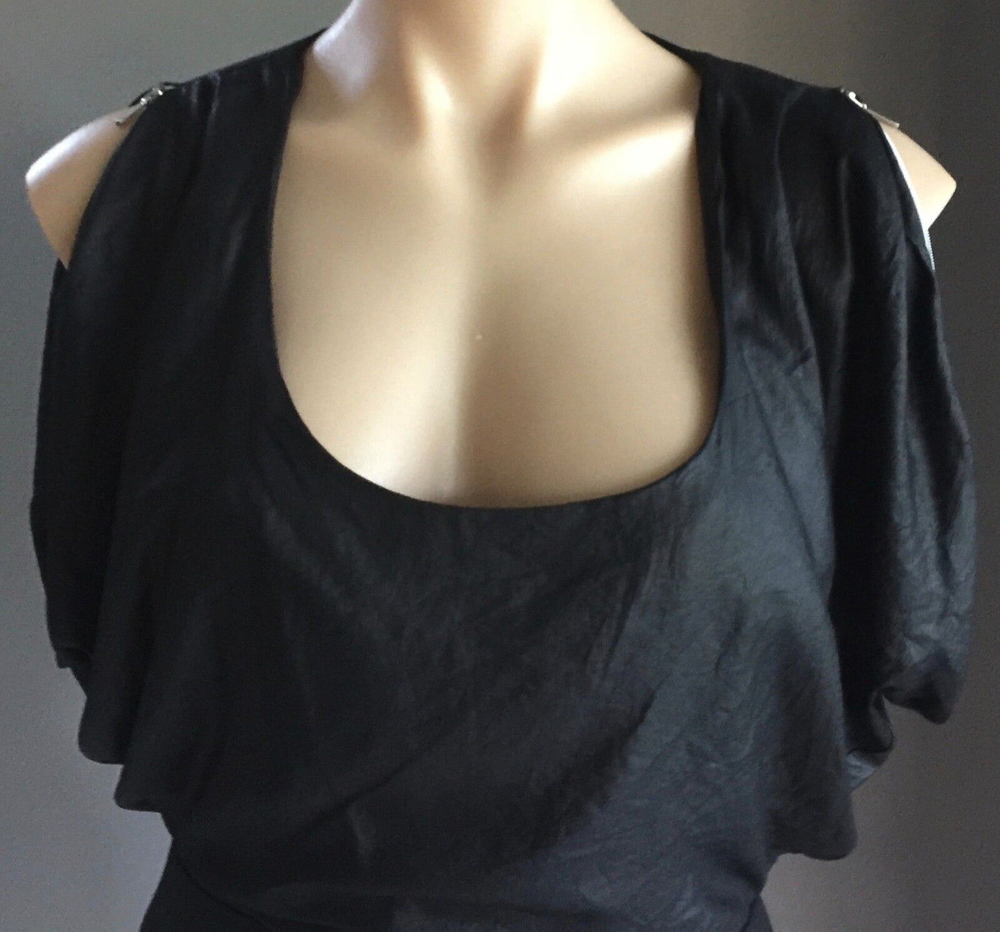 T by BETTINA LIANO Black Mini Dress Open Back Silver Zip Sleeves Size 10 Vintage
