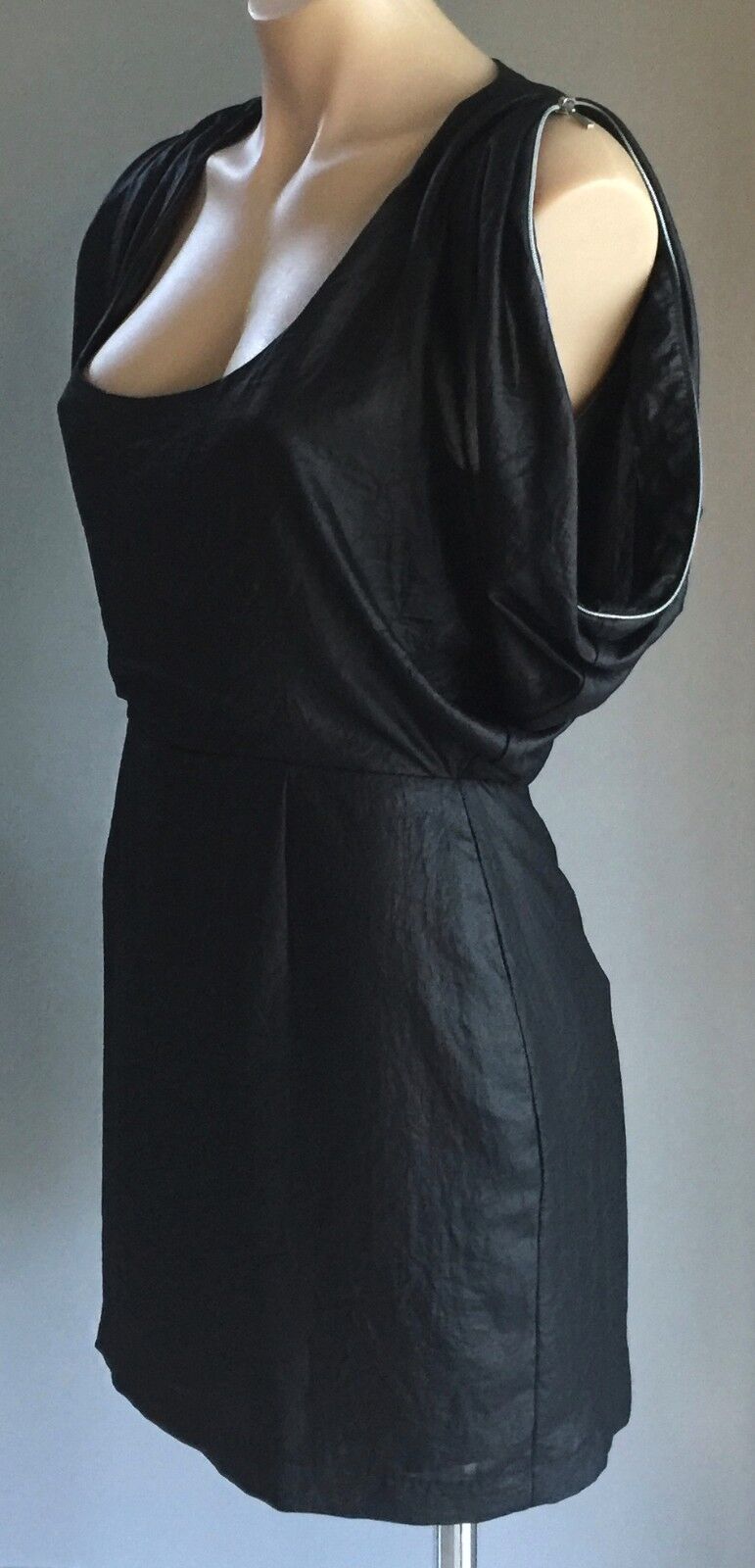 T by BETTINA LIANO Black Mini Dress Open Back Silver Zip Sleeves Size 10 Vintage
