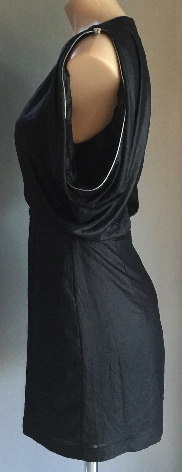 T by BETTINA LIANO Black Mini Dress Open Back Silver Zip Sleeves Size 10 Vintage
