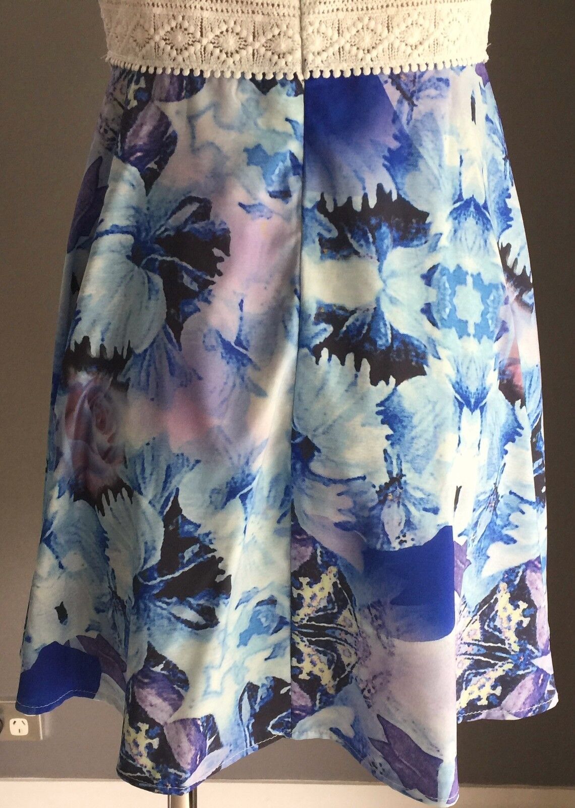 Empire Waist Dress Sleeveless Lace Short Size M 10 Blue Purple Floral Gorgeous