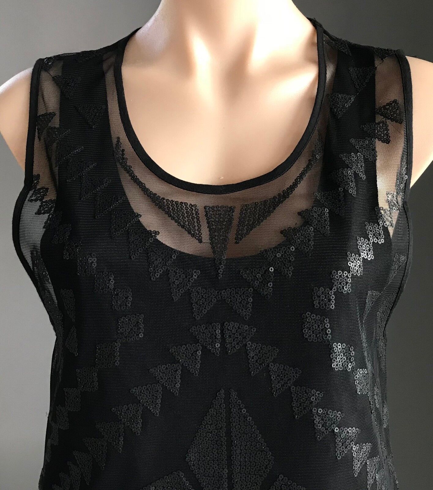 HUNT NO MORE Tank Top Mesh Net Geo Pattern Sequin Sleeveless Size 6 8 10 NEW