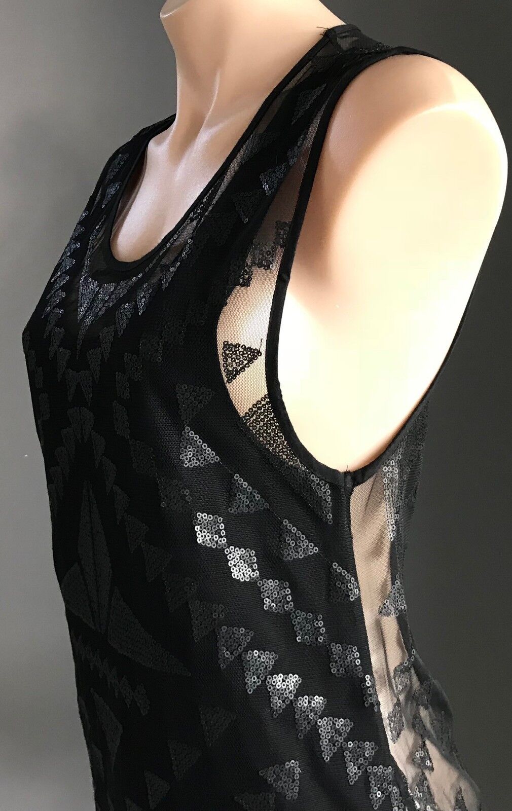 HUNT NO MORE Tank Top Mesh Net Geo Pattern Sequin Sleeveless Size 6 8 10 NEW