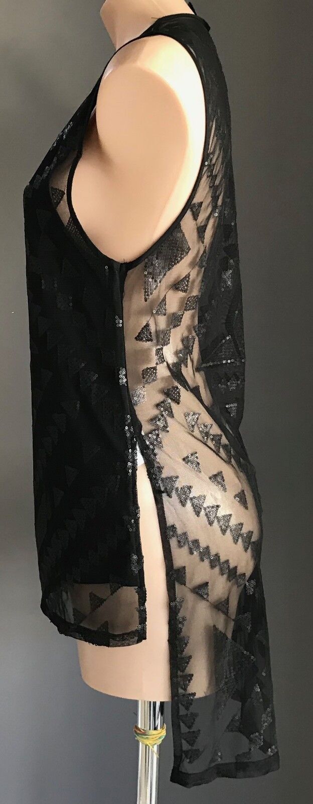 HUNT NO MORE Tank Top Mesh Net Geo Pattern Sequin Sleeveless Size 6 8 10 NEW