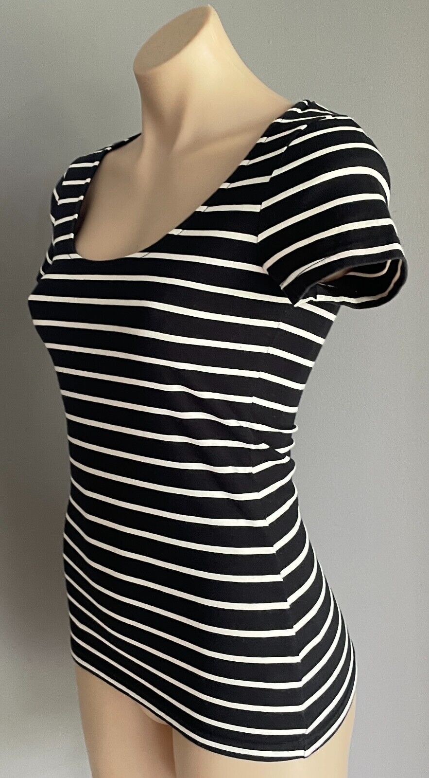 BETTY BASICS Top Black & White Stripe T-Shirt Short Sleeve Stretch Size 8 10 NEW