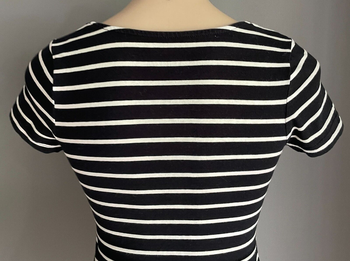 BETTY BASICS Top Black & White Stripe T-Shirt Short Sleeve Stretch Size 8 10 NEW