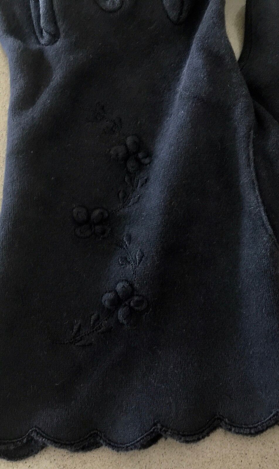 Vintage Hand GLOVES Black Floral Embroidered Short  Sz7 M 18cm  German Made