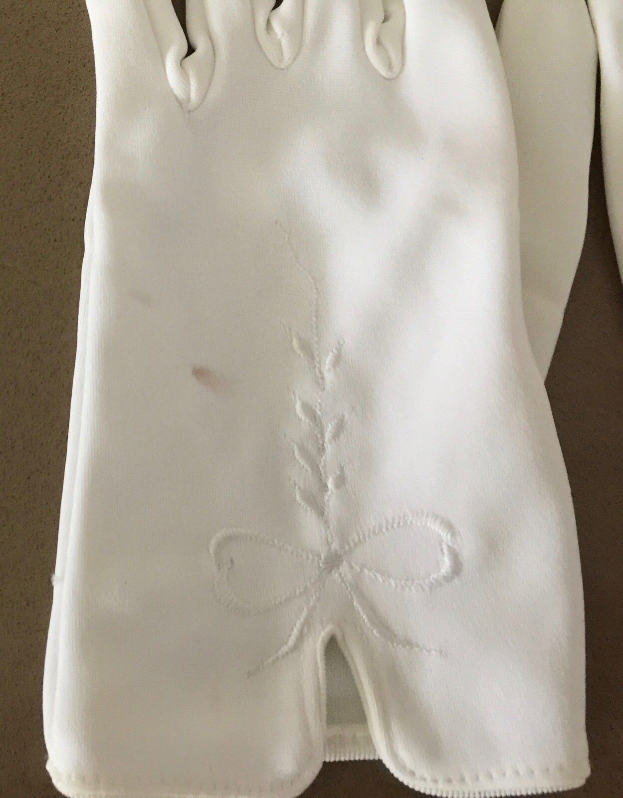 Vintage SHORT GLOVES White Floral Embroidered Sz S 17cm Hand Circumference